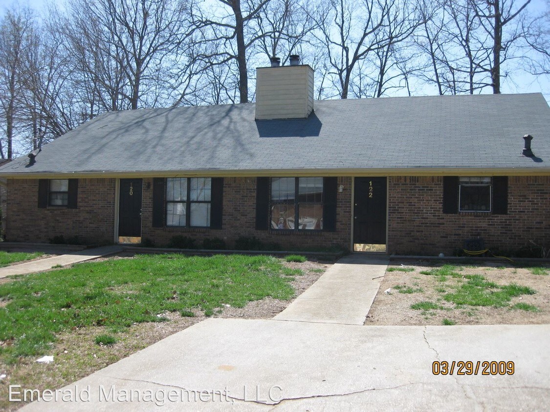 Primary Photo - 120 Forest Pl