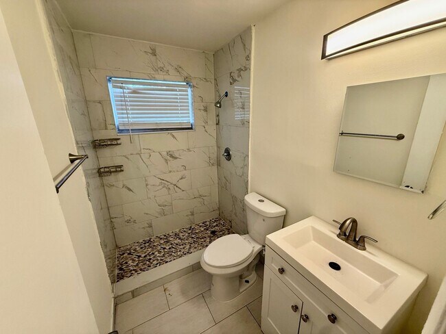 Foto del edificio - Ventura Blvd FTL 2633-2635