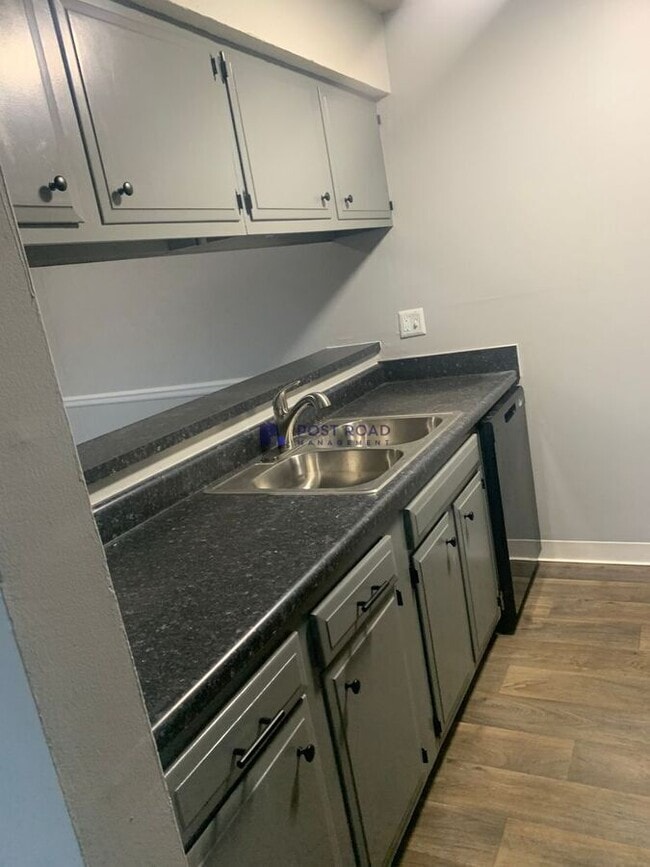 Foto del edificio - 2800 S Osage Ave