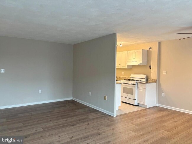 Foto del edificio - 1200 S Arlington Ridge Rd