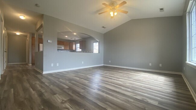Foto del edificio - Cozy 2 bedroom, 2 bathroom duplex!