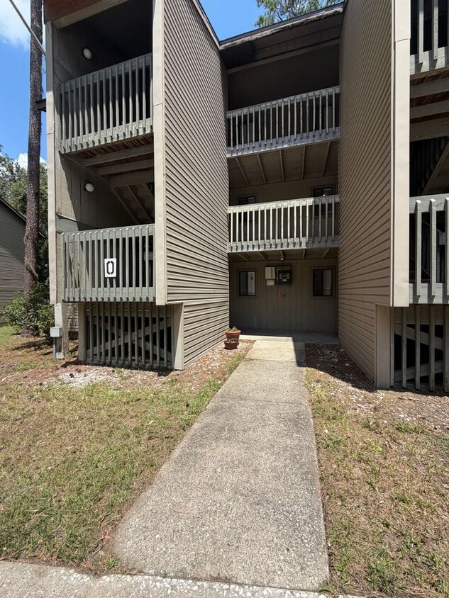 Photo - 111 SE 16th Ave