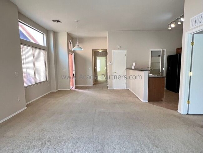 Building Photo - Two Bedroom Home
