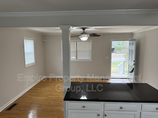 Foto del edificio - 103 Yorkshire Dr