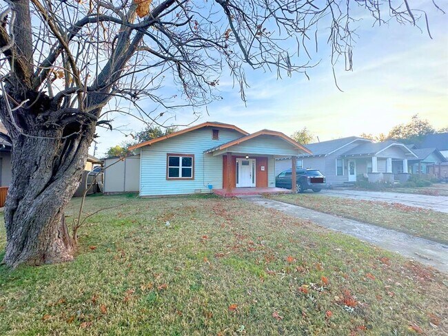 Foto del edificio - 1628 NE 12th St