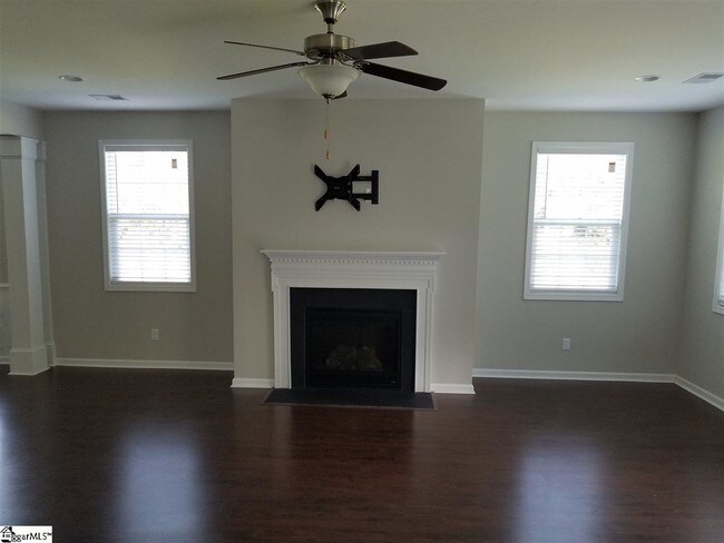 Building Photo - 120 Coppermine Dr