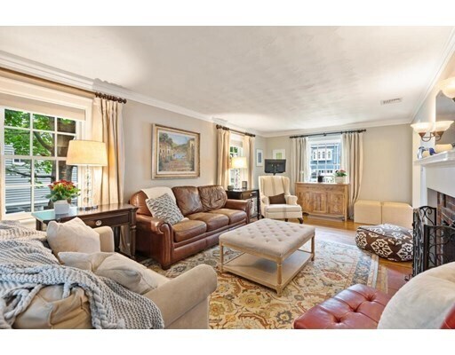 Foto del edificio - 83 Glenburn Rd