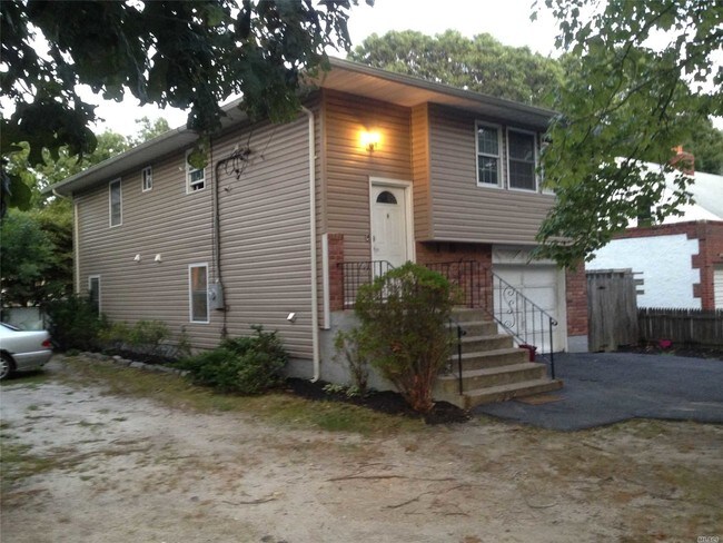 Building Photo - 55 Concord Rd