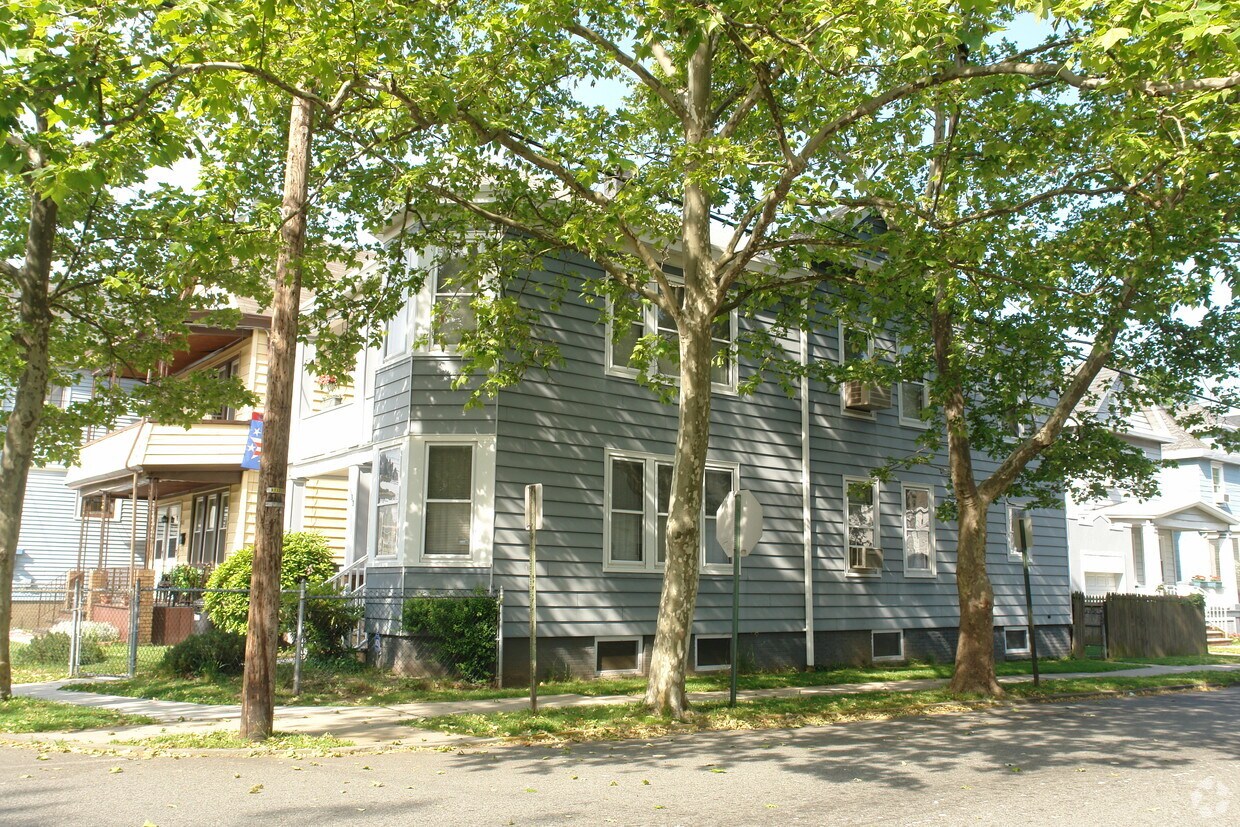 Foto principal - 533 Groom St