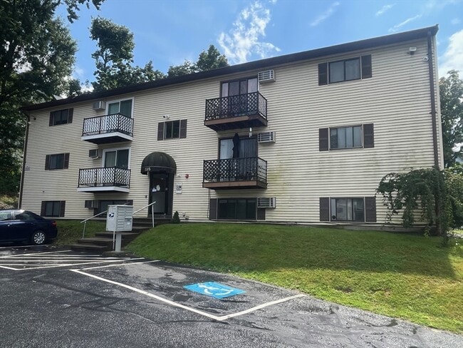 Building Photo - 225 Danforth St