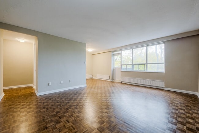 Building Photo - 227 Cosburn Ave