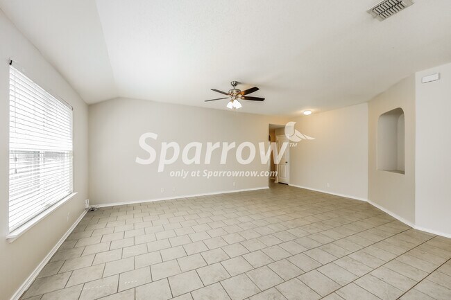 Building Photo - 8910 Double Oak