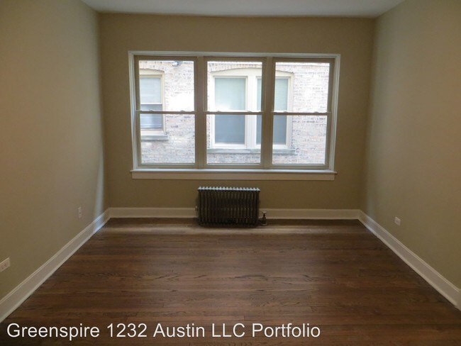 Foto del edificio - 1232 N Austin Blvd