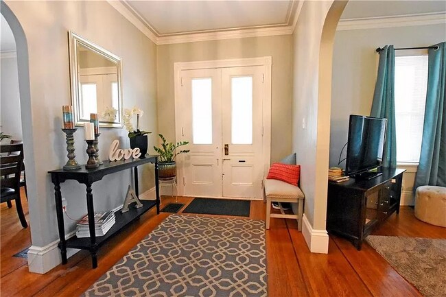Foyer - 223 Armington St
