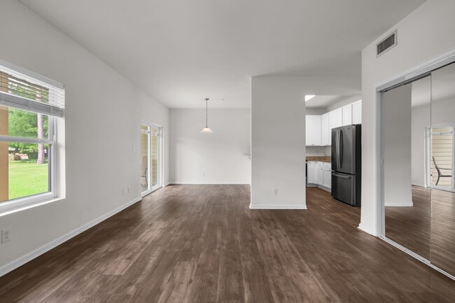 Foto del edificio - 1701 E 1st St