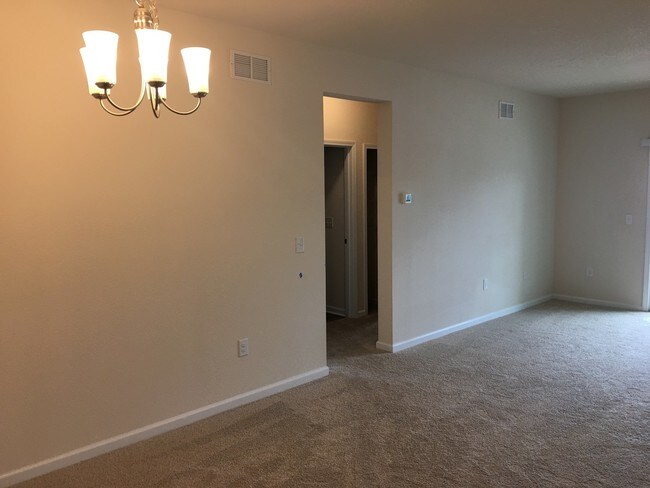 Foto del edificio - 3/2 Condo in Desirable Town Center Area/ Southside Blvd Jax!