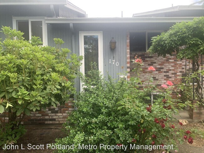 Building Photo - 3 br, 3 bath House - 170 NE Kane Drive