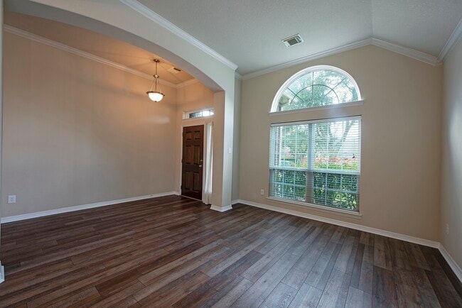 Building Photo - 1208 Pisana