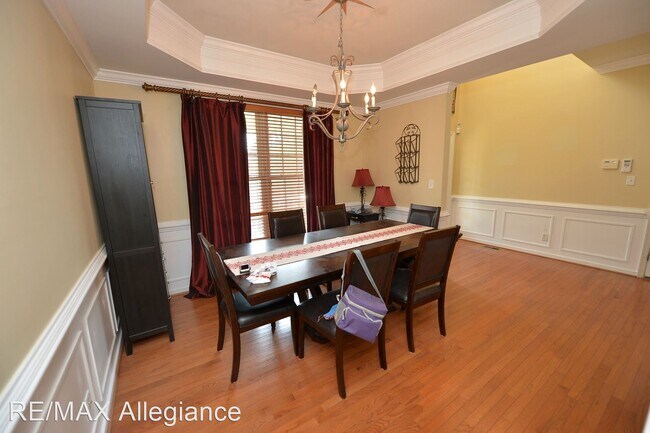 Building Photo - 5 br, 2.5 bath House - 13401 SAILMAKER LANE