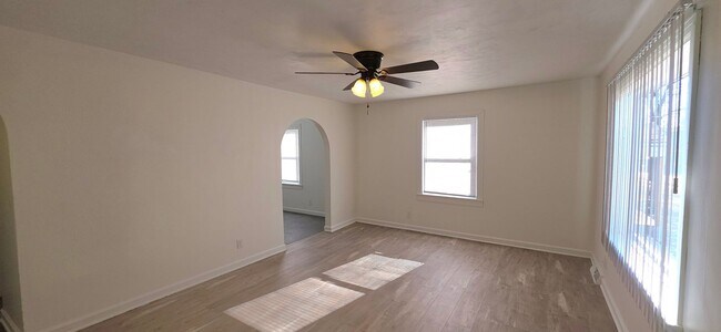 Foto del edificio - 3 Bedrooms! 2 Baths! Beautifully Updated! $1195