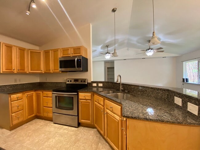 Building Photo - Clean and Comfortable 3-Bedroom Home in Fe...