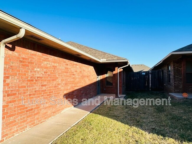 Building Photo - 791 SW 13th St