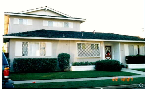 Building Photo - 253 Auburn Way
