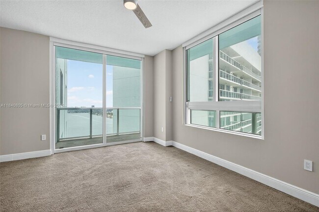 Foto del edificio - 1900 N Bayshore Dr
