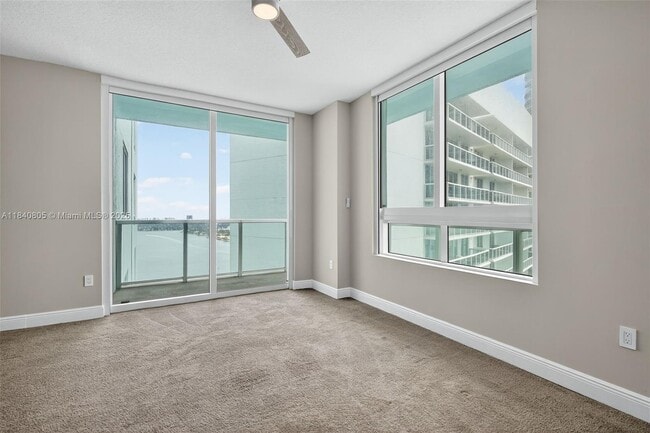 Building Photo - 1900 N Bayshore Dr