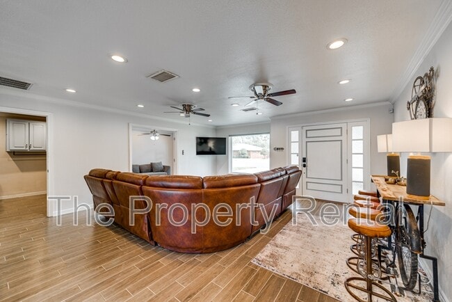 Foto del edificio - 1603 Mc Clintic St