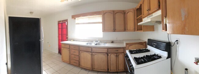 Building Photo - 8640 Mt Whitney Dr