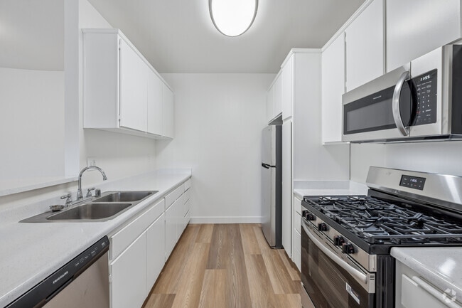 2BR, 2BA - 1040SF - Kitchen - Northpoint Apartments at CSUN