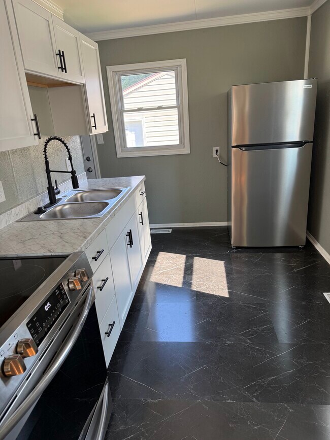 Foto del edificio - 1420 W Jackson St