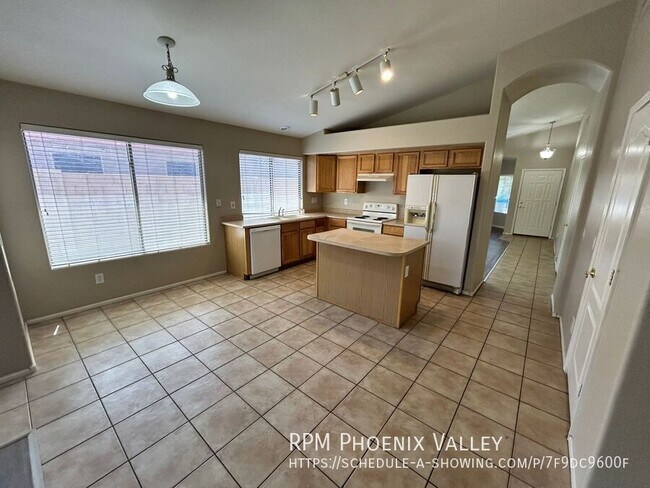 Building Photo - 16730 W Taylor St