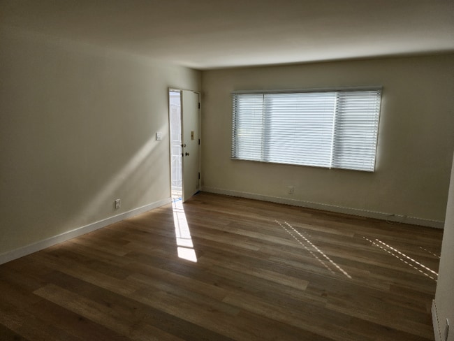 Foto del edificio - 1339 N Vista St