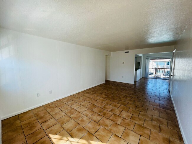 Building Photo - Modern 2BD/1.5BA Condo in Orlando – HOA Community with Lawn Care Included