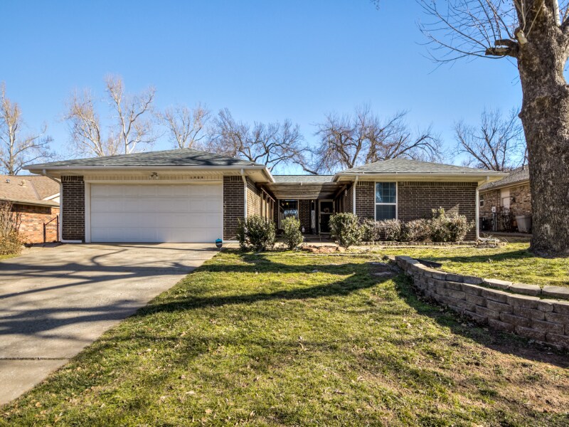 Foto principal - 1904 Willow Creek Rd
