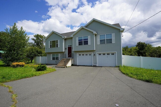 Building Photo - 986 East Street S