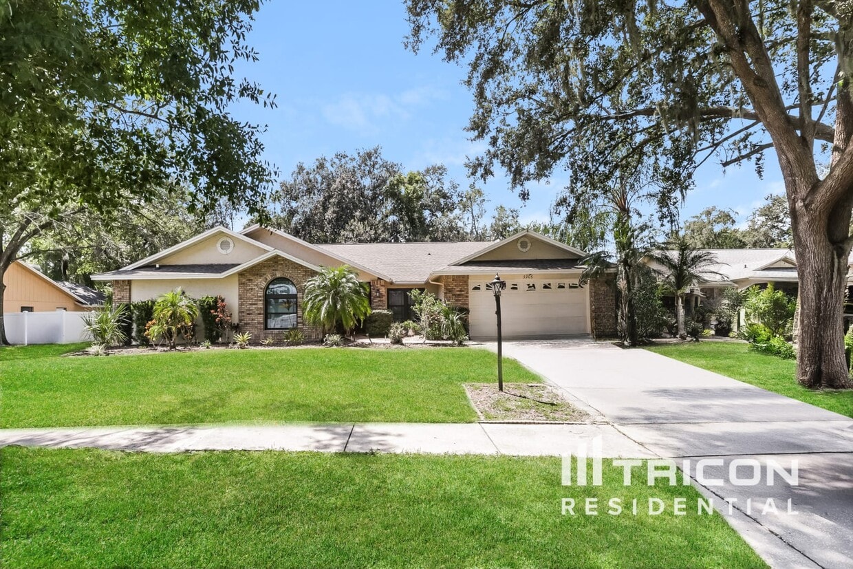 Foto principal - 3906 Broomsedge Ln