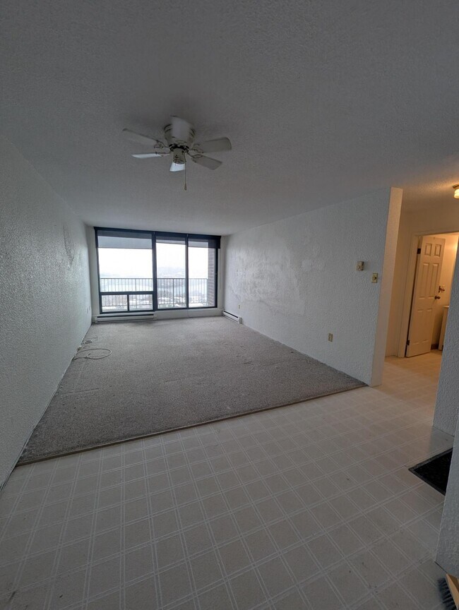 Photo du bâtiment - 5572 N Ridge Rd