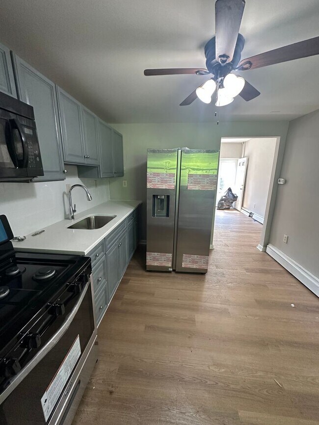 Foto del edificio - 2 Bed, 1 Bath Townhome