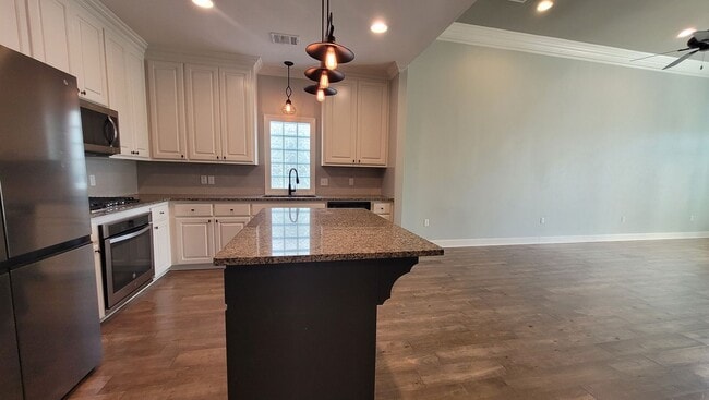 Building Photo - Beautiful 4 bedroom popular Lexington Park