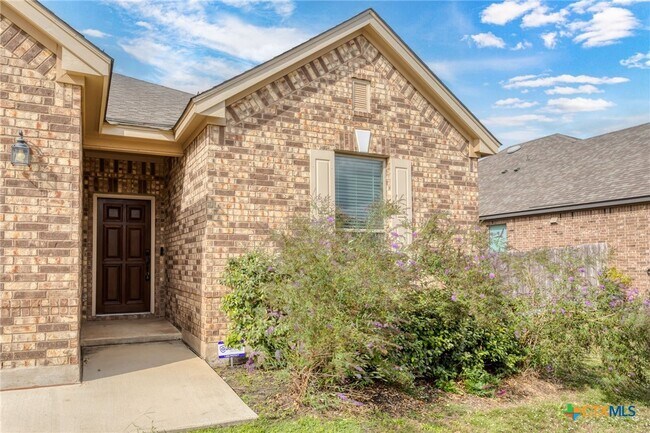 Building Photo - 1605 Henbit Ln