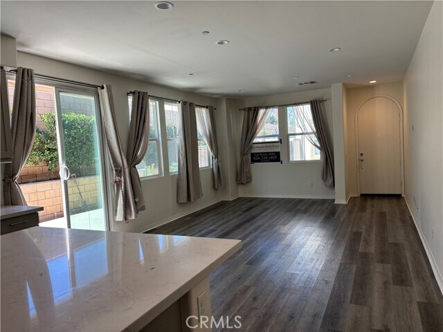 Foto del edificio - 2161 Citrus Pl