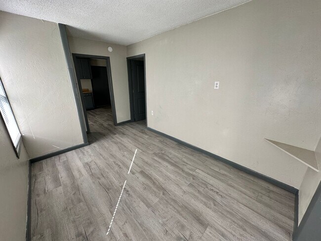 Foto del edificio - 2 Bed 1 Bath Moore