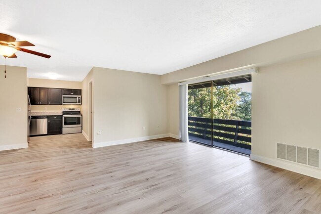 Building Photo - 700 Lee Dr
