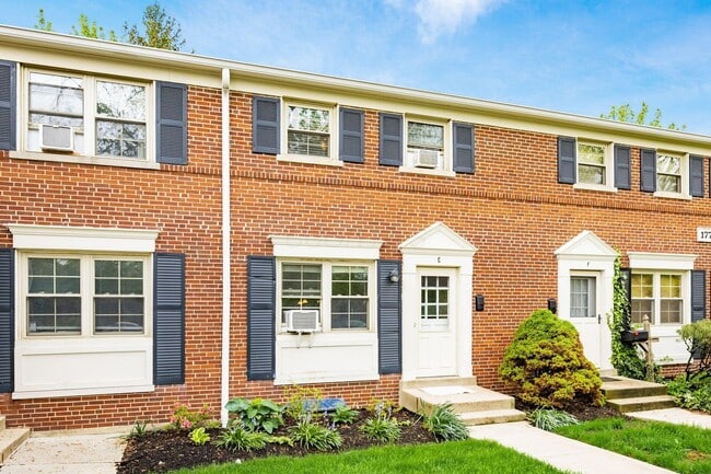 Building Photo - 1775 Northwest Ct