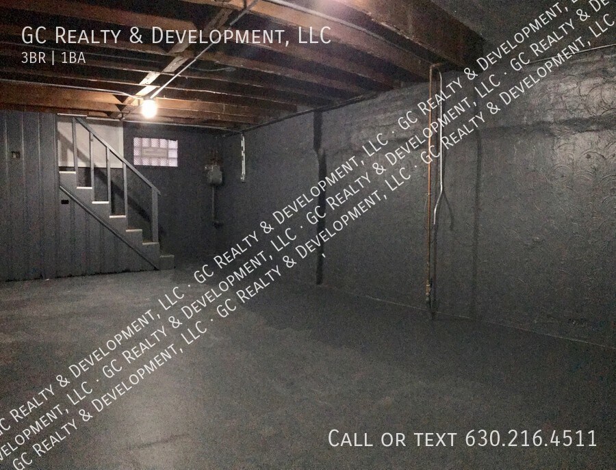 Building Photo - 10122 S Luella Ave