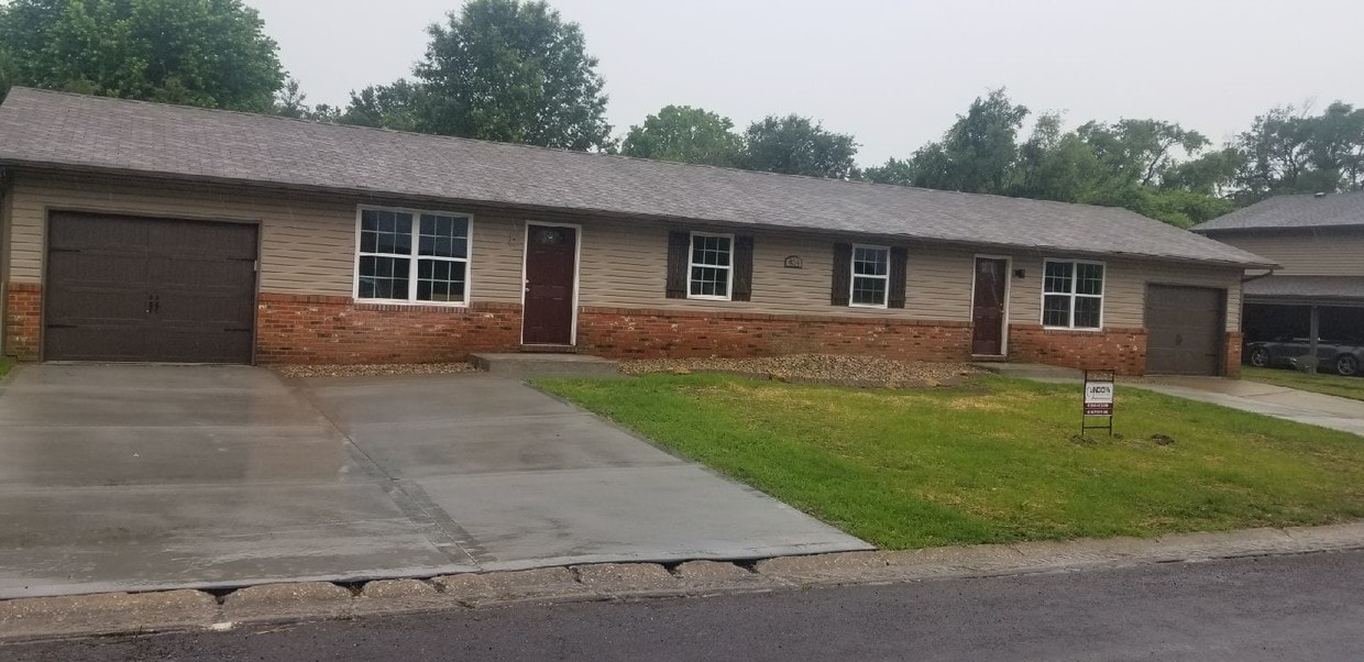 Primary Photo - 434 Eagles Way