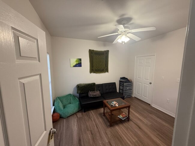 Bedroom (Back door to walk-in closet) - 18347 Redland Rd